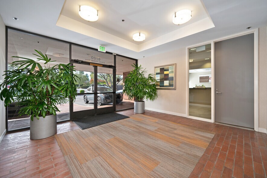More Photos Of 8700 Auburn Folsom Rd, Granite Bay Office For Lease