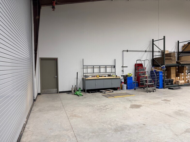 More Photos Of 5936 Imperial Loop, College Station Industrial For Lease