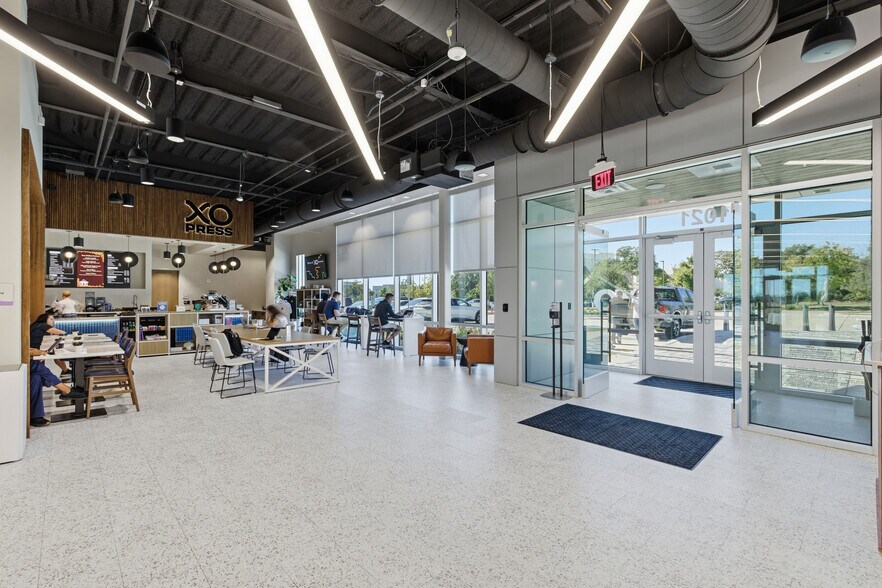 More Photos Of 1021 Grace Ln, Southlake Office For Sale