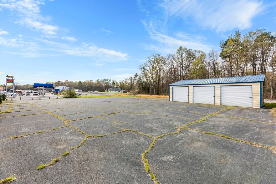 More Photos Of 417 W Church St, Richfield General Retail For Sale