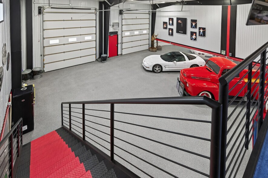 More Photos Of 663 Valerie Ave, Hudson Specialty For Sale