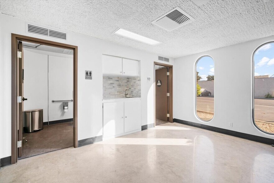 More Photos Of 402 E Main St, Santa Maria Medical For Sale