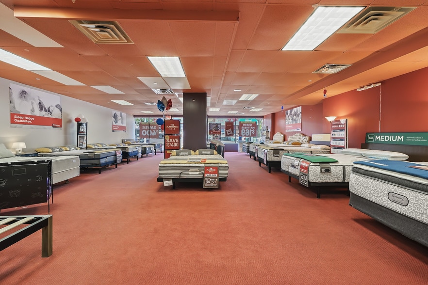 More Photos Of 3538 Junction Blvd, Corona Apartments For Sale