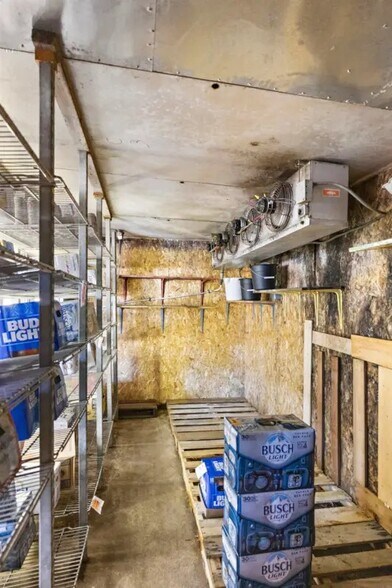 More Photos Of 2106 E 4th Ave, Hutchinson Storefront For Sale