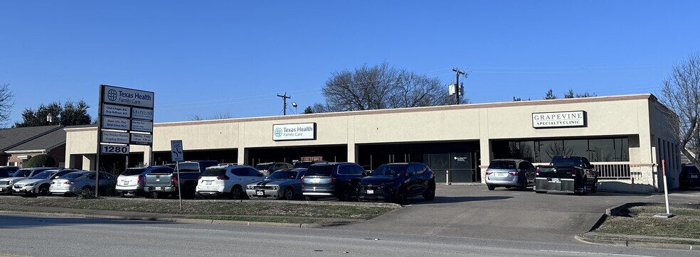 Primary Photo Of 1280 S Main St, Grapevine Medical For Sale