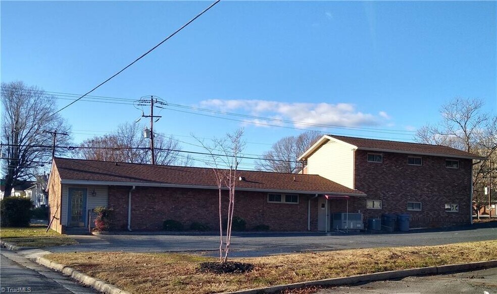 More Photos Of 379 S Cox St, Asheboro Office For Sale