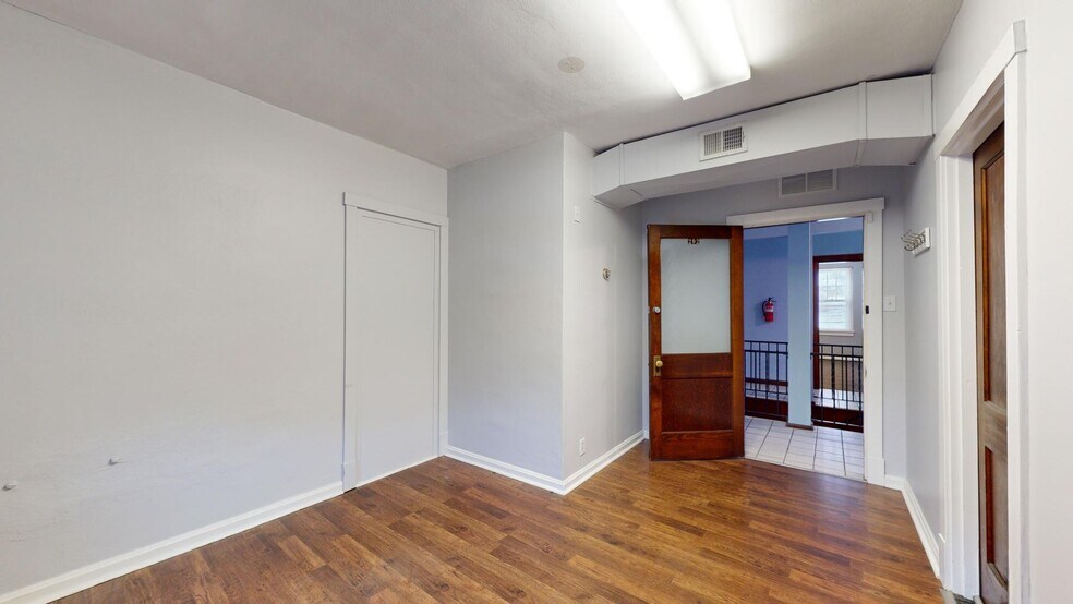 More Photos Of 7905 Big Bend Blvd, Webster Groves Office For Lease