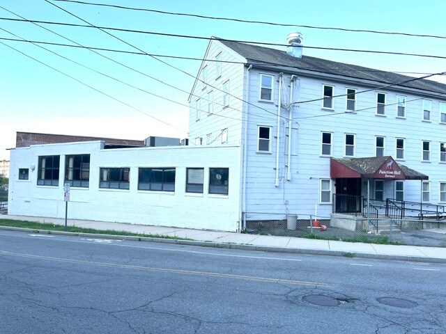 Primary Photo Of 50 Grove St, Salem Office For Lease