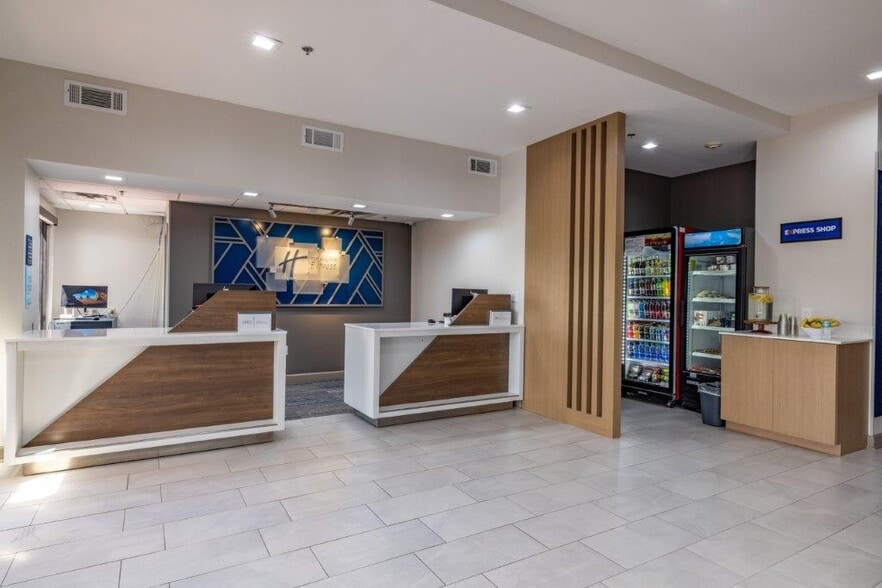 More Photos Of 5696 I 49 N Service Rd, Opelousas Hotel For Sale