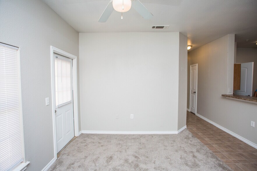 More Photos Of 2627 Oak Dr, Lubbock Apartments For Sale