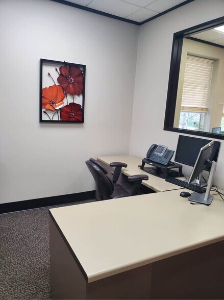 More Photos Of 1525 Lake Front Cir, The Woodlands Office For Lease