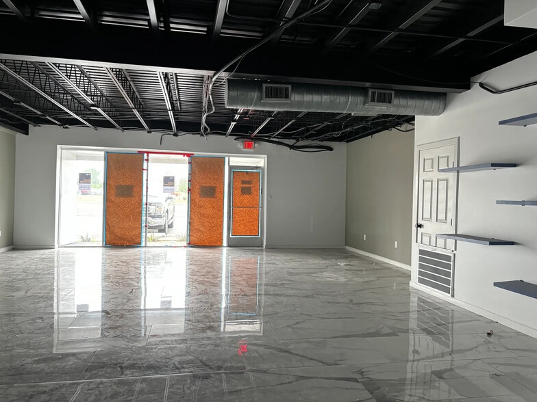 More Photos Of 1331 E Broadway St, Pearland Unknown For Lease