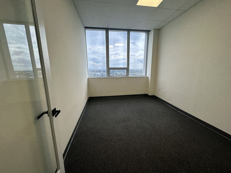 More Photos Of 2455 E Sunrise Blvd, Fort Lauderdale Loft Creative Space For Sale