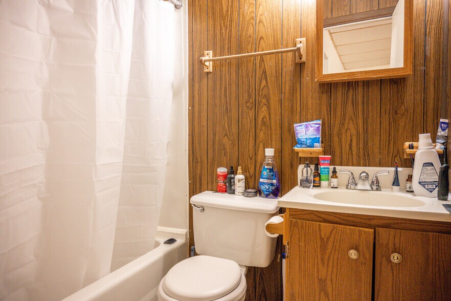 More Photos Of 115 W Pearl St, New Lisbon Apartments For Sale