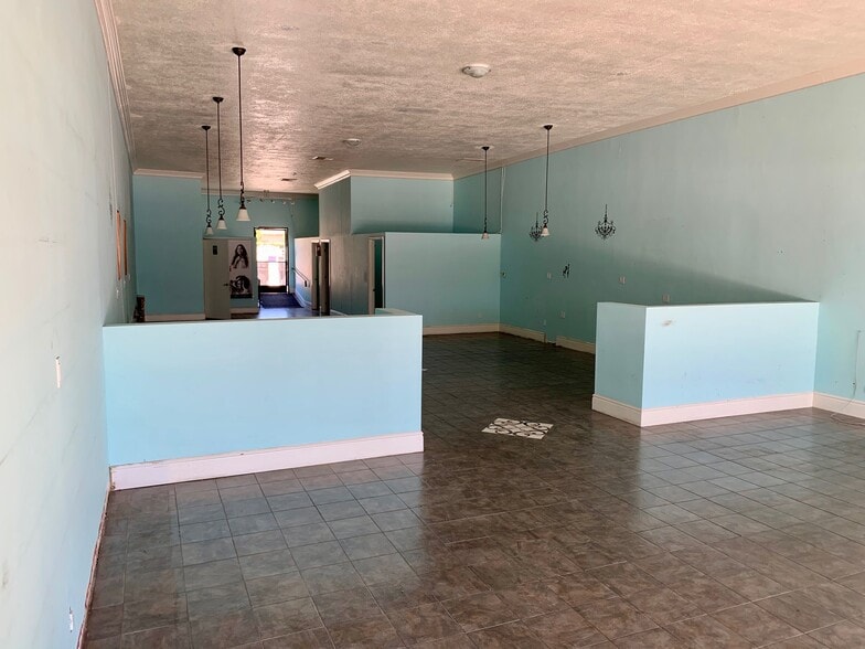 More Photos Of 3311-3317 W Burbank Blvd, Burbank Storefront For Lease