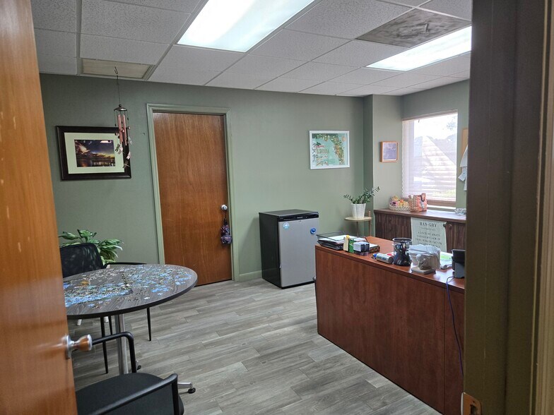 More Photos Of 340 Scarlet Blvd, Oldsmar Manufacturing For Sale