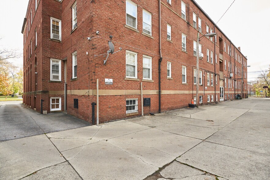 More Photos Of 3016 S Moreland Blvd, Cleveland Multifamily For Sale