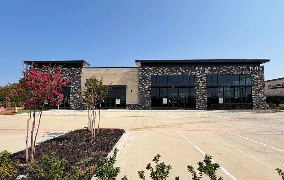 More Photos Of 1221 E University Dr, Prosper General Retail For Lease