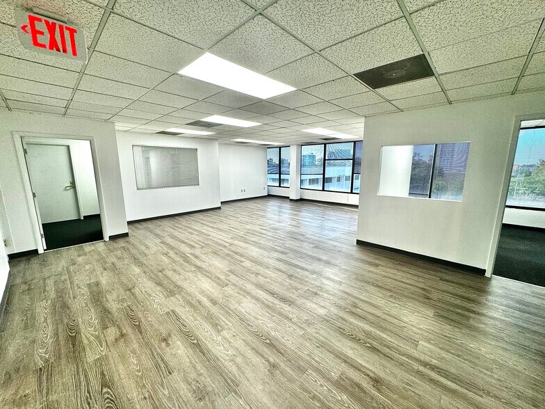 More Photos Of 751 Oak St, Jacksonville Office For Lease