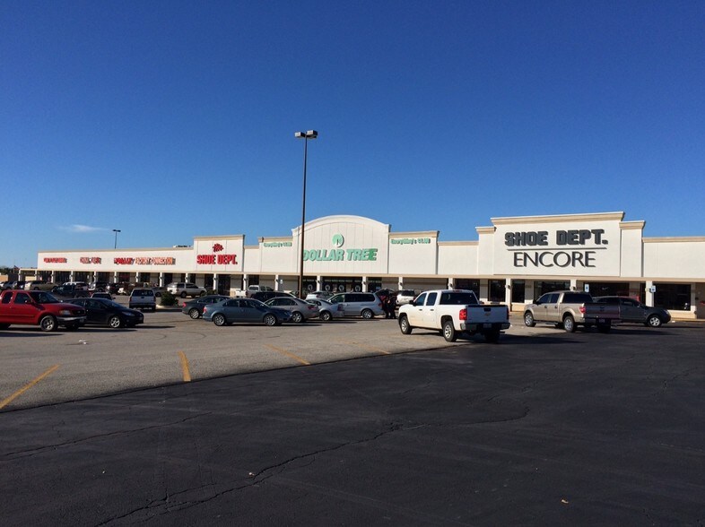 Primary Photo Of 1020-1112 W Main St, Gun Barrel City Freestanding For Lease