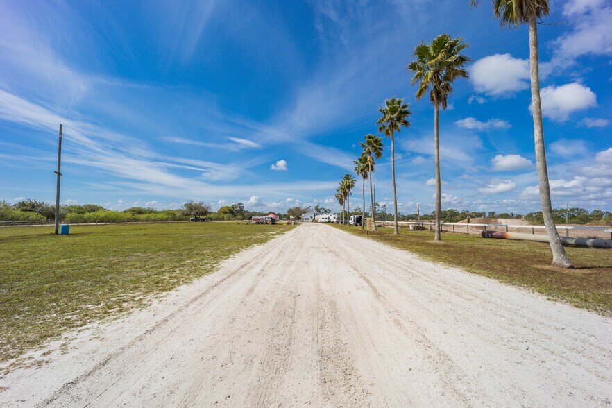 More Photos Of 7543 NE 48th St, Okeechobee Racetrack For Sale