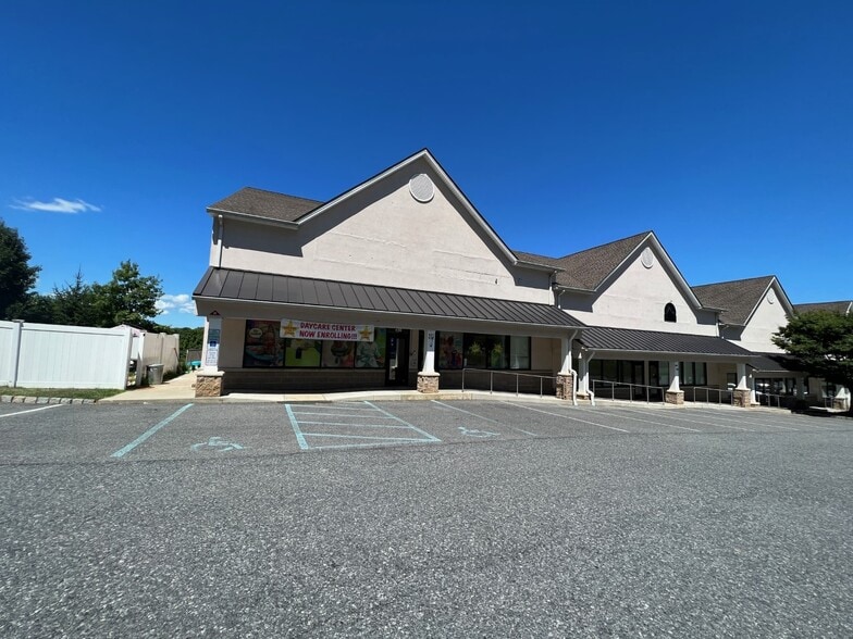 More Photos Of 430 Cedarville Rd, Easton Storefront For Lease