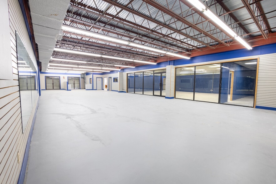 More Photos Of 119 E Rhapsody Dr, San Antonio Research And Development For Sale