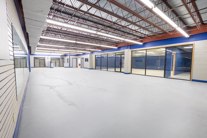 More Photos Of 119 E Rhapsody Dr, San Antonio Research And Development For Sale