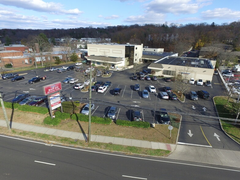 More Photos Of 346 Main Ave, Norwalk Restaurant For Lease