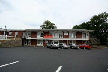 Primary Photo Of 937 Beaver Grade Rd, Coraopolis Office For Lease