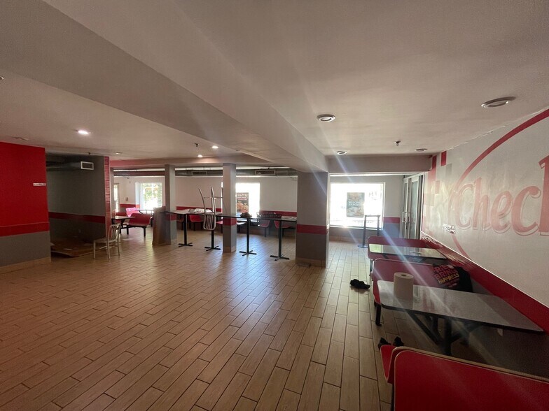 More Photos Of 133-18 Guy R Brewer Blvd, Jamaica Fast Food For Lease