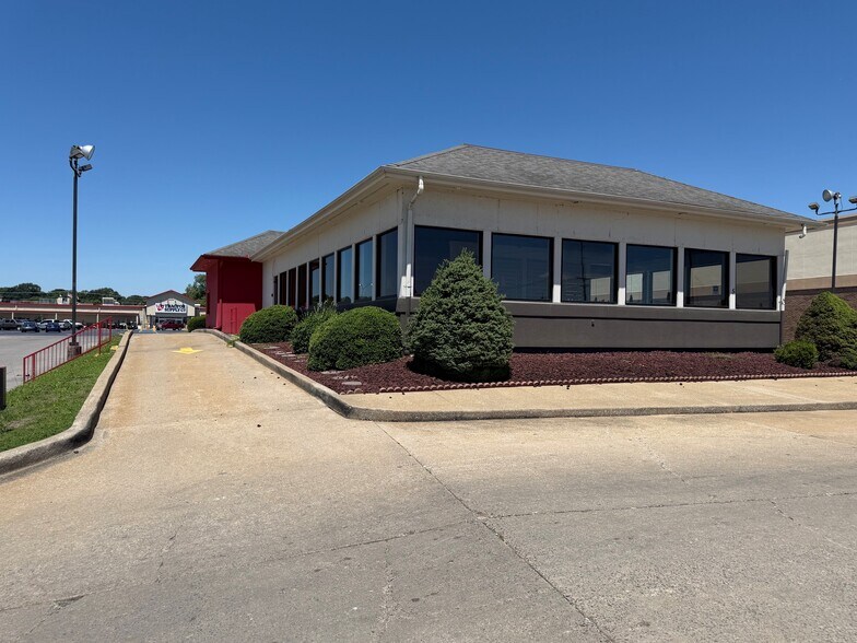 More Photos Of 5 S Kingshighway St, Cape Girardeau Fast Food For Sale