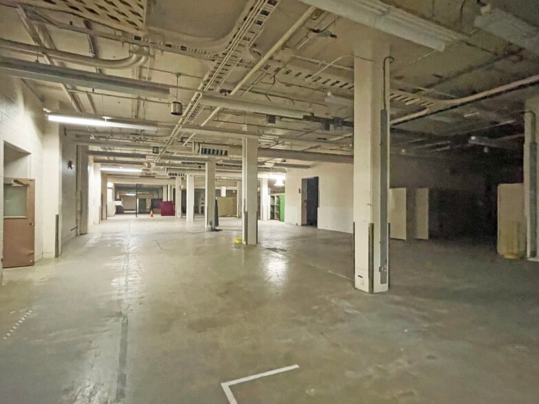 More Photos Of 3800 Wilson Ave, Loveland Manufacturing For Sale