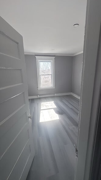 More Photos Of 28 Hill St, Waterbury Apartments For Sale