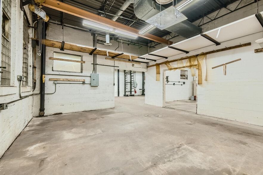 More Photos Of 2950-2958 Leavitt st, Chicago Warehouse For Sale