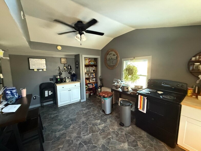 More Photos Of 191 Maine Avenue, Farmingdale Office For Sale