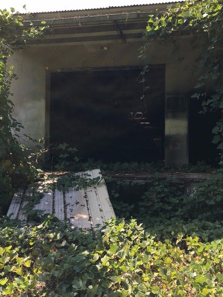 More Photos Of 2341 Brannen Rd SE, Atlanta Light Distribution For Sale