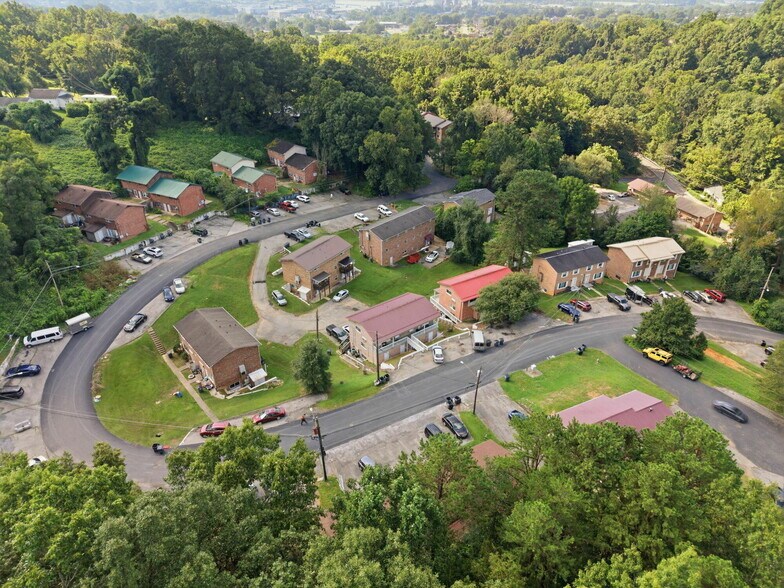 Primary Photo Of 944-944 Chadwick Dr, Kingsport Apartments For Sale