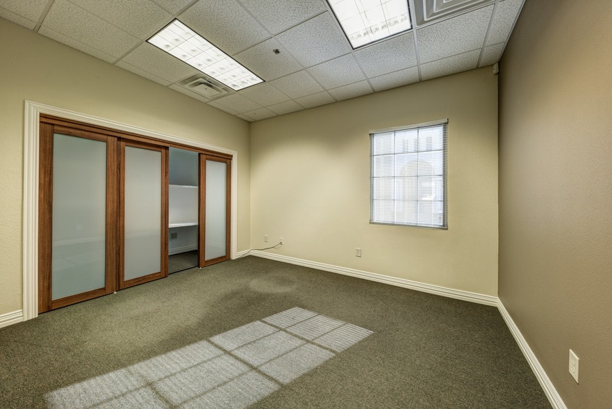 More Photos Of 1001 Long Prairie Rd, Flower Mound Medical For Sale