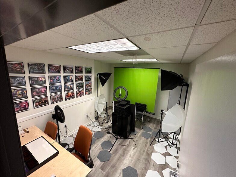 More Photos Of 739 E Walnut St, Pasadena Loft Creative Space For Lease