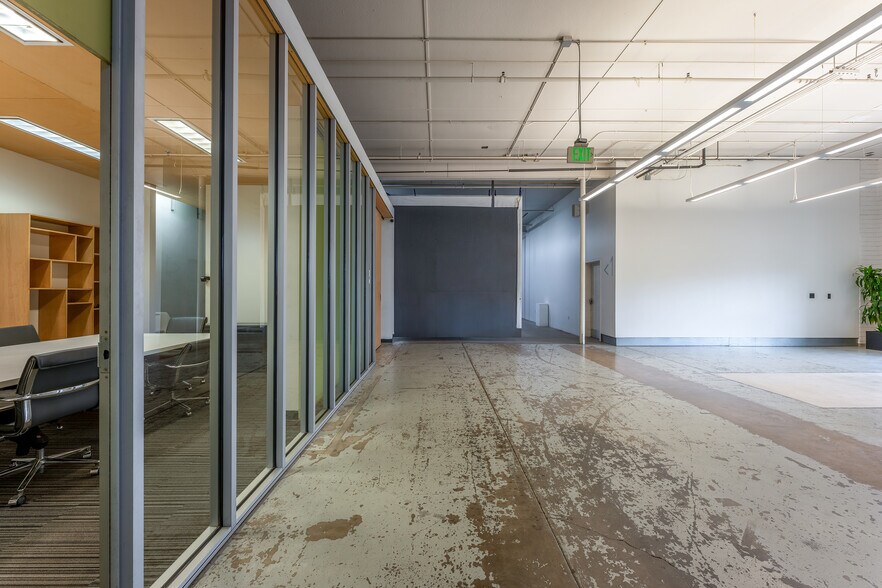 More Photos Of 2212 Main St, San Diego Industrial For Lease