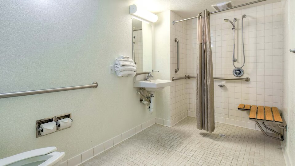 More Photos Of 2470 S Garey Ave, Pomona Hotel For Sale
