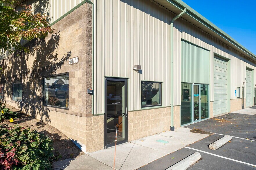 More Photos Of 20756 High Desert Ct, Bend Industrial For Sale
