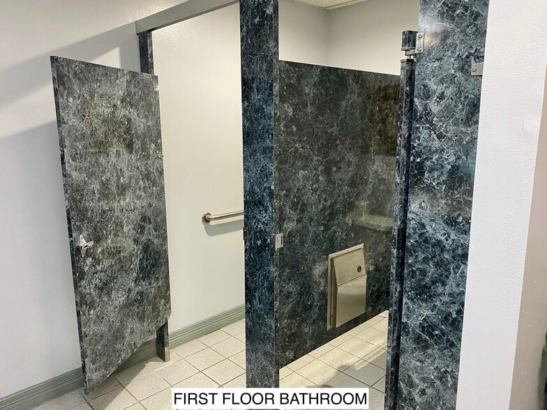 More Photos Of 907 Ranch Road 620 S, Austin Office Residential For Lease
