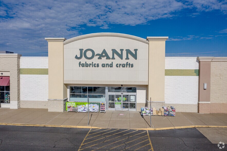 More Photos Of 308-356 Cox Creek Pky, Florence Storefront For Lease