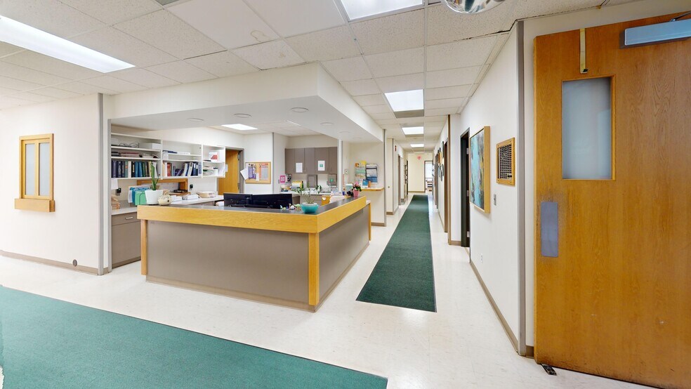 More Photos Of 1547 Columbia Tpke, Castleton Medical For Sale