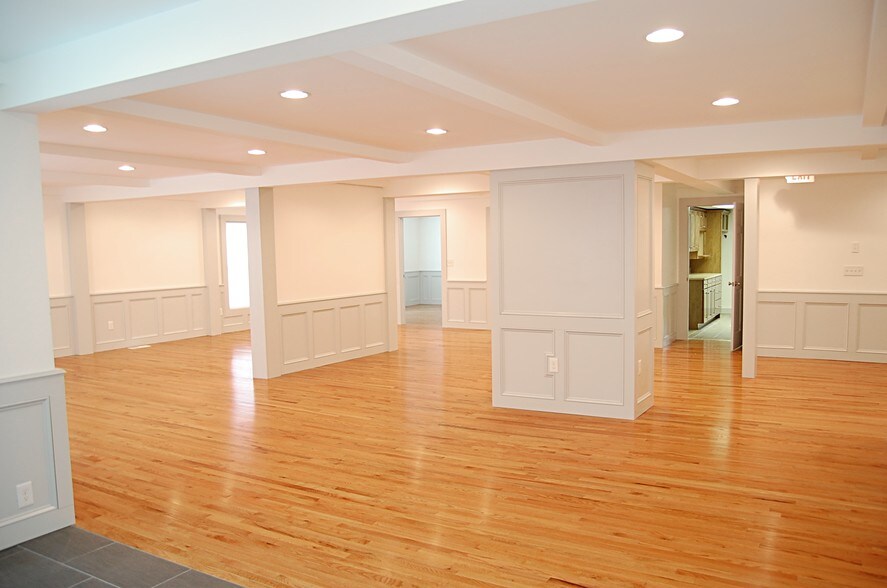 More Photos Of 389 Worcester Rd, Framingham Freestanding For Lease