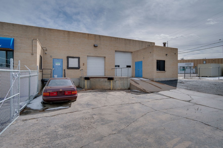 More Photos Of 4940 E Asbury Ave, Denver Warehouse For Lease