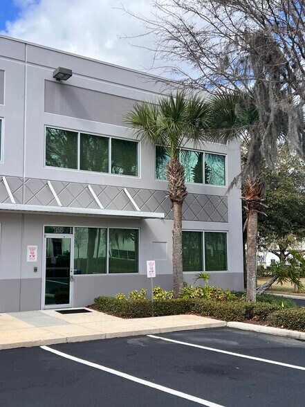 More Photos Of 6457 Hazeltine National Dr, Orlando Warehouse For Sale
