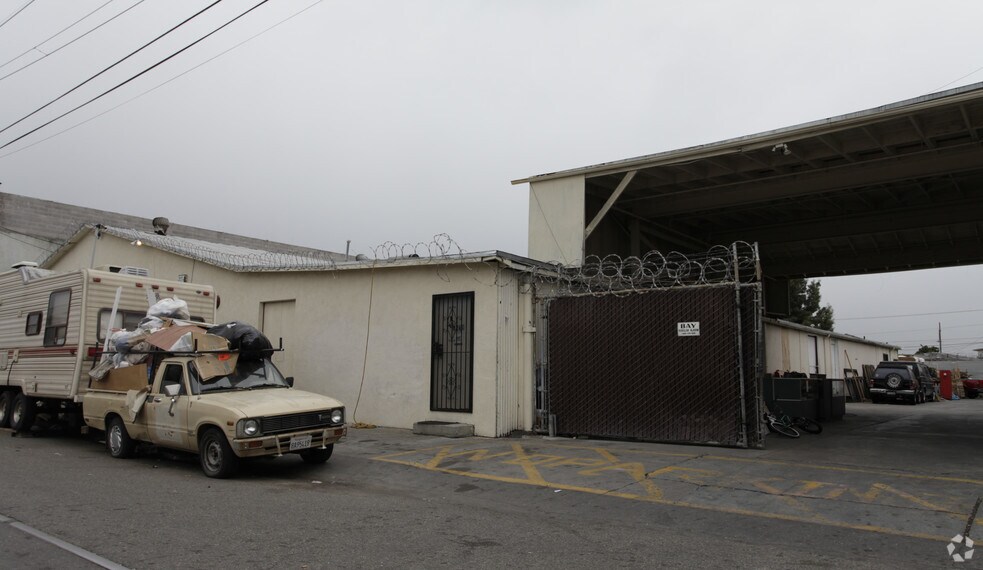 More Photos Of 1429-1449 105th Ave, Oakland Warehouse For Sale